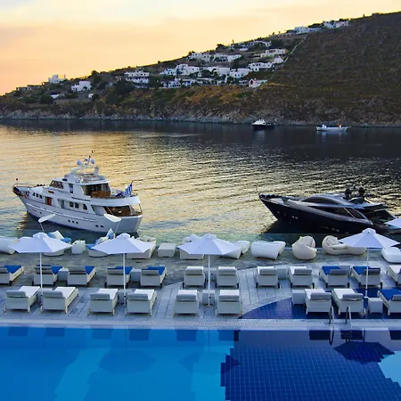 Petasos & - Small Luxury Of The World Platis Yialos