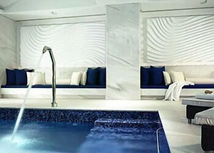 Petasos & - Small Luxury Of The World Platis Yialos