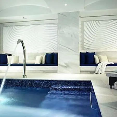 Petasos & - Small Luxury Of The World Platis Yialos