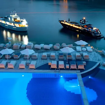 Petasos & - Small Luxury Of The World Platis Yialos