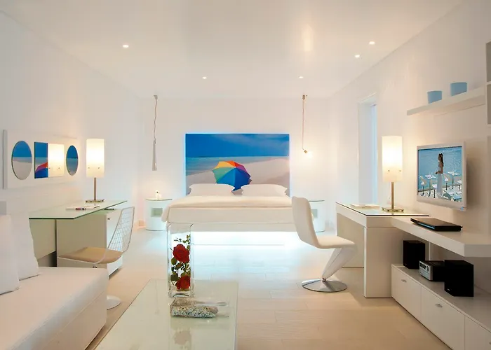 Petasos & - Small Luxury Of The World Platis Gialos