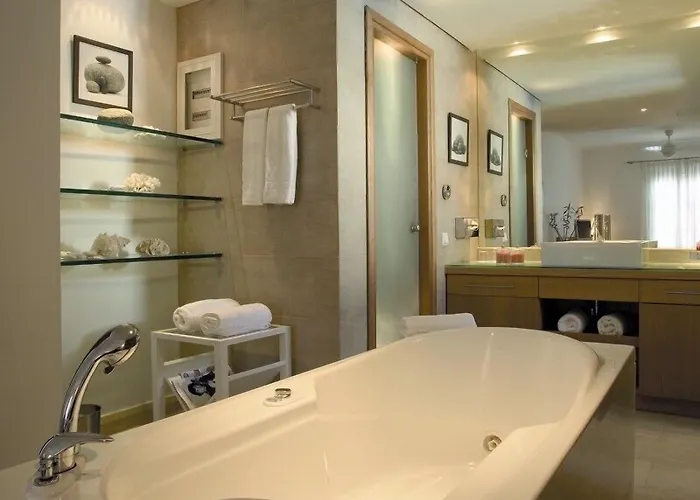 Petasos & - Small Luxury Of The World 4*